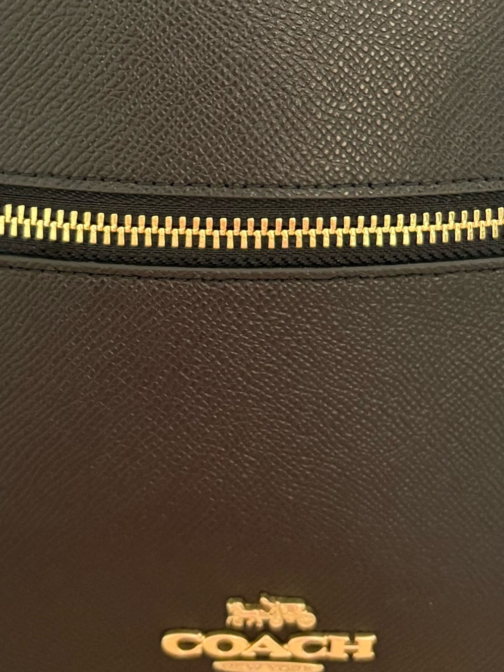 Coach - Jordyn Backpack black with gold hardware - Picture 9 of 14